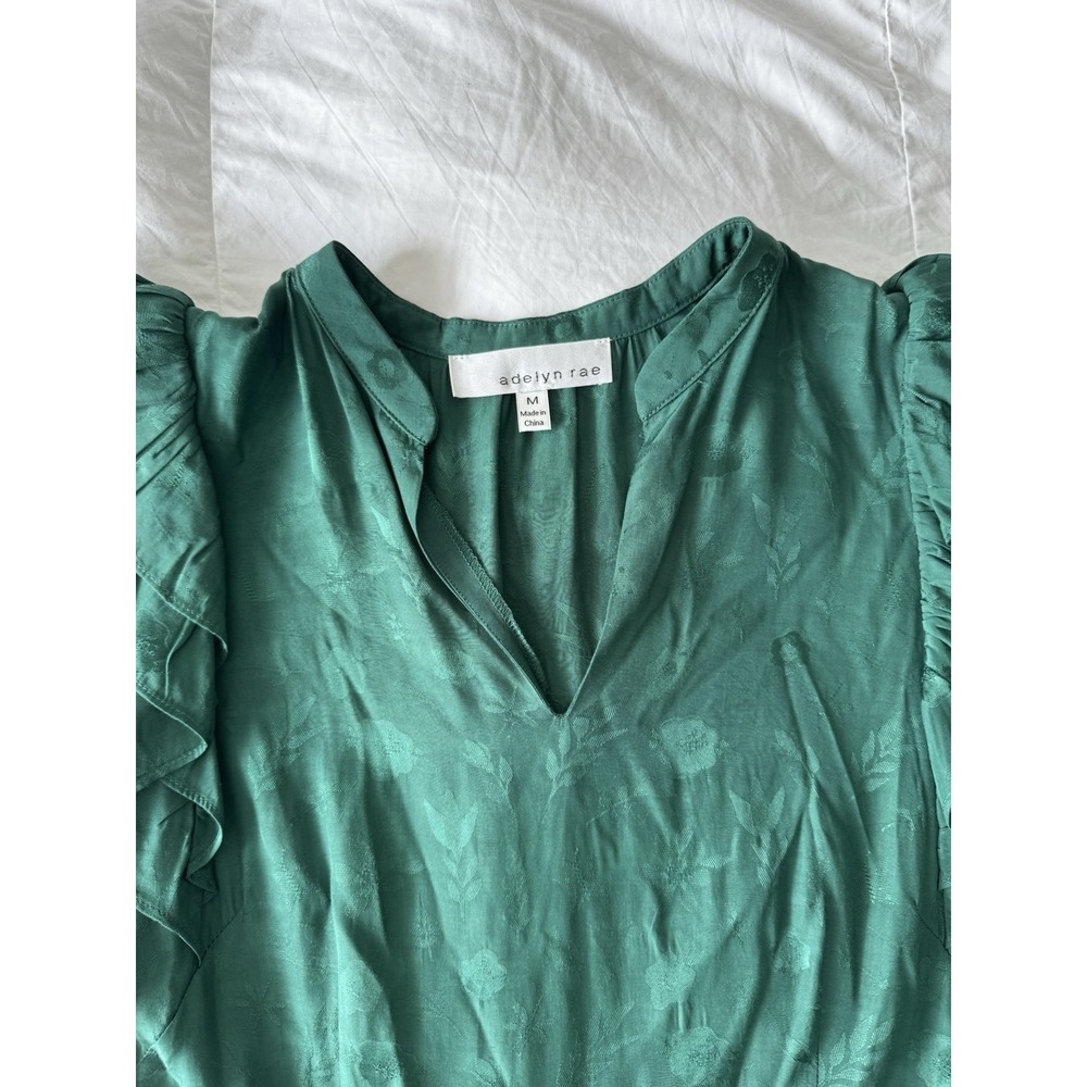 Adelyn Rae Size Medium Green Dress Long Sleeve Flowy Flowers V-neck EUC - Picture 2 of 10